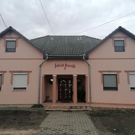 Hotel Iglódi Panzió Kunszentmárton Esterno foto