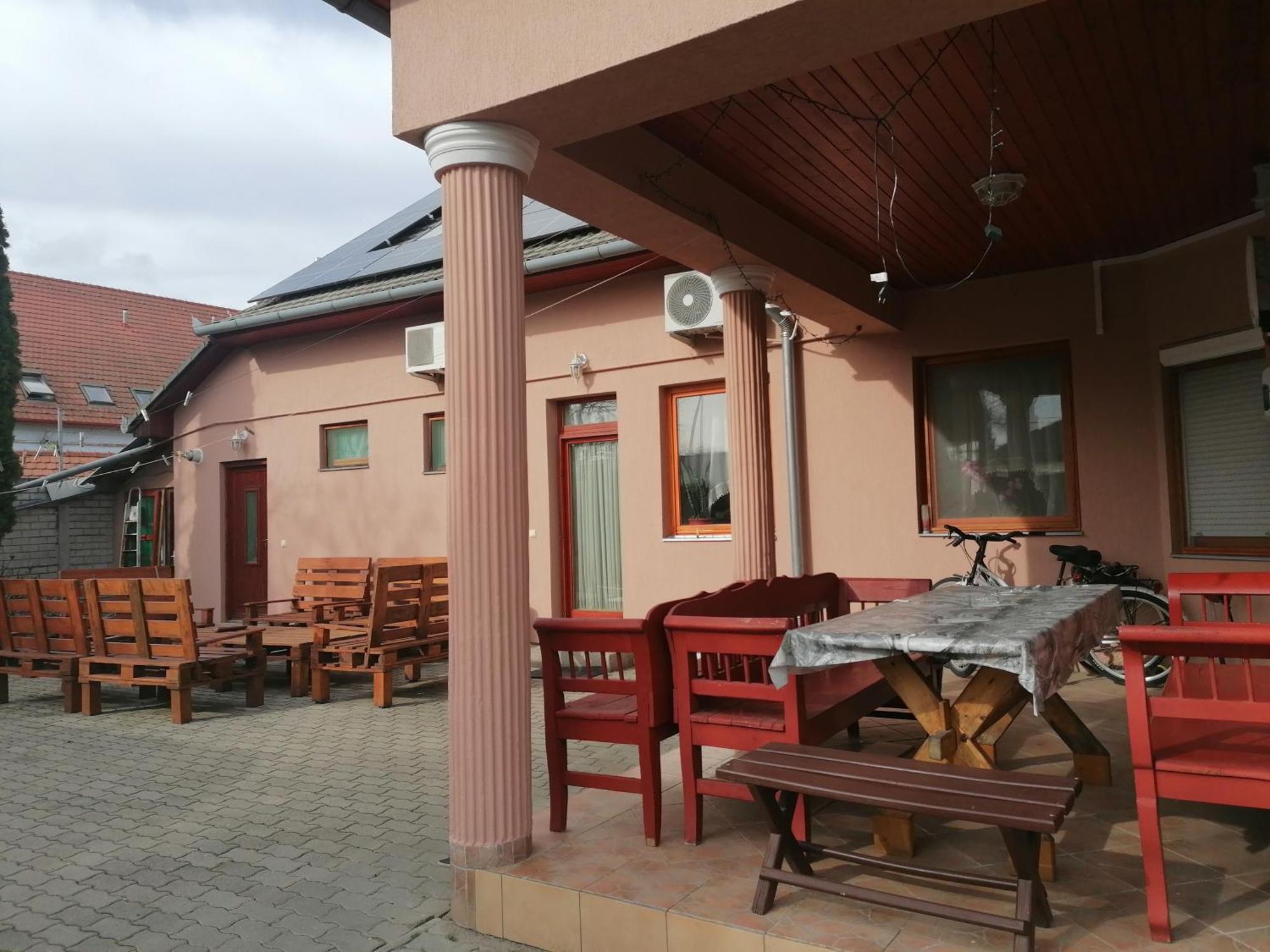 Hotel Iglódi Panzió Kunszentmárton Esterno foto