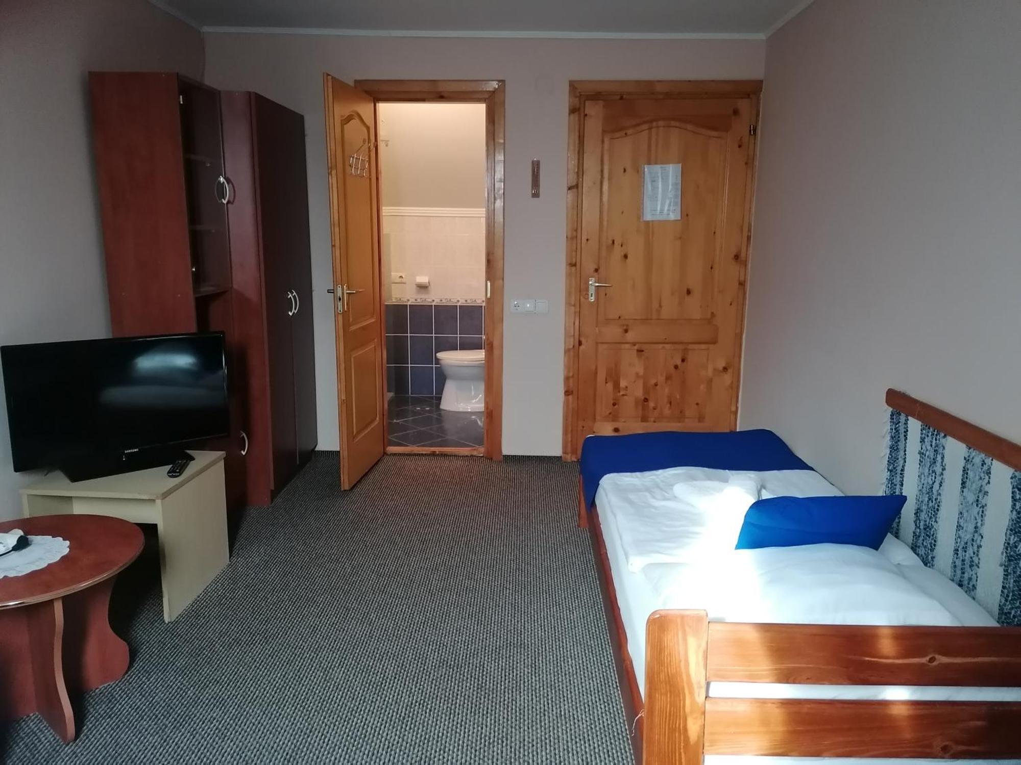 Hotel Iglódi Panzió Kunszentmárton Esterno foto